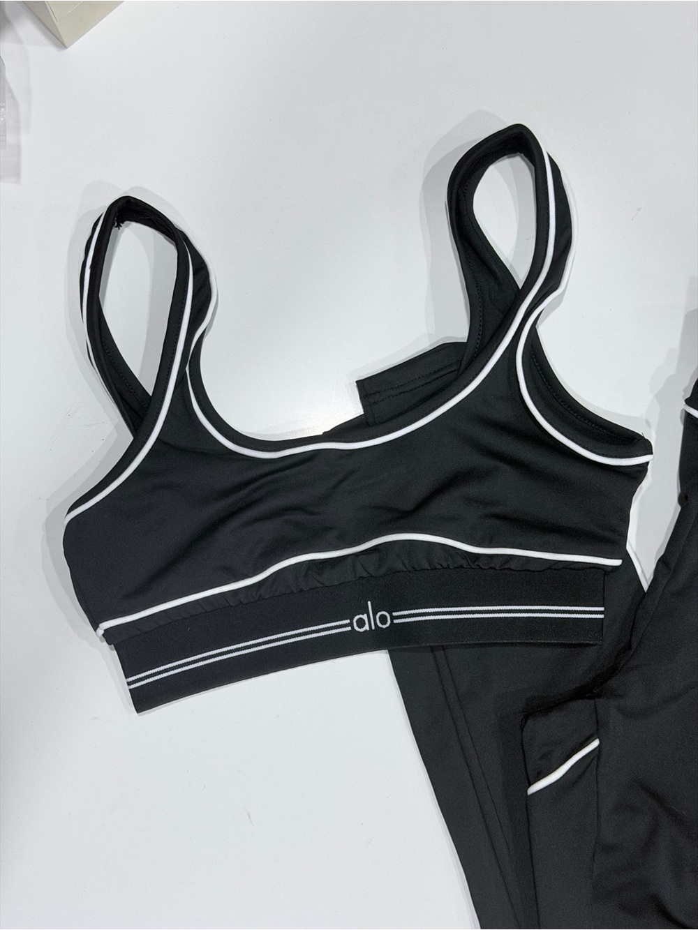 ALO Yoga Black Sports Bra and Legging Set with White Piping - Picture 3 of 6